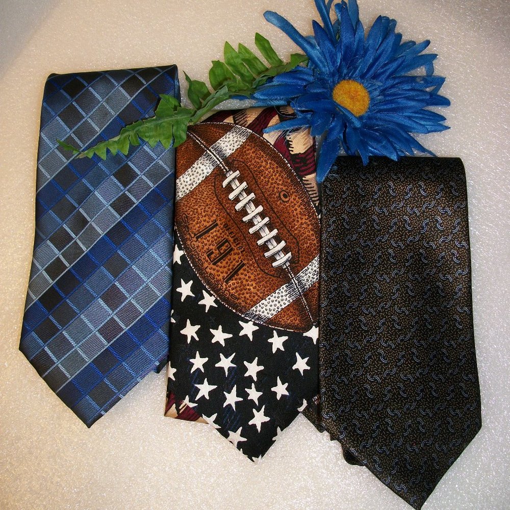 VAN HEUSEN Men's Ties Lot of 3 Americana Football
